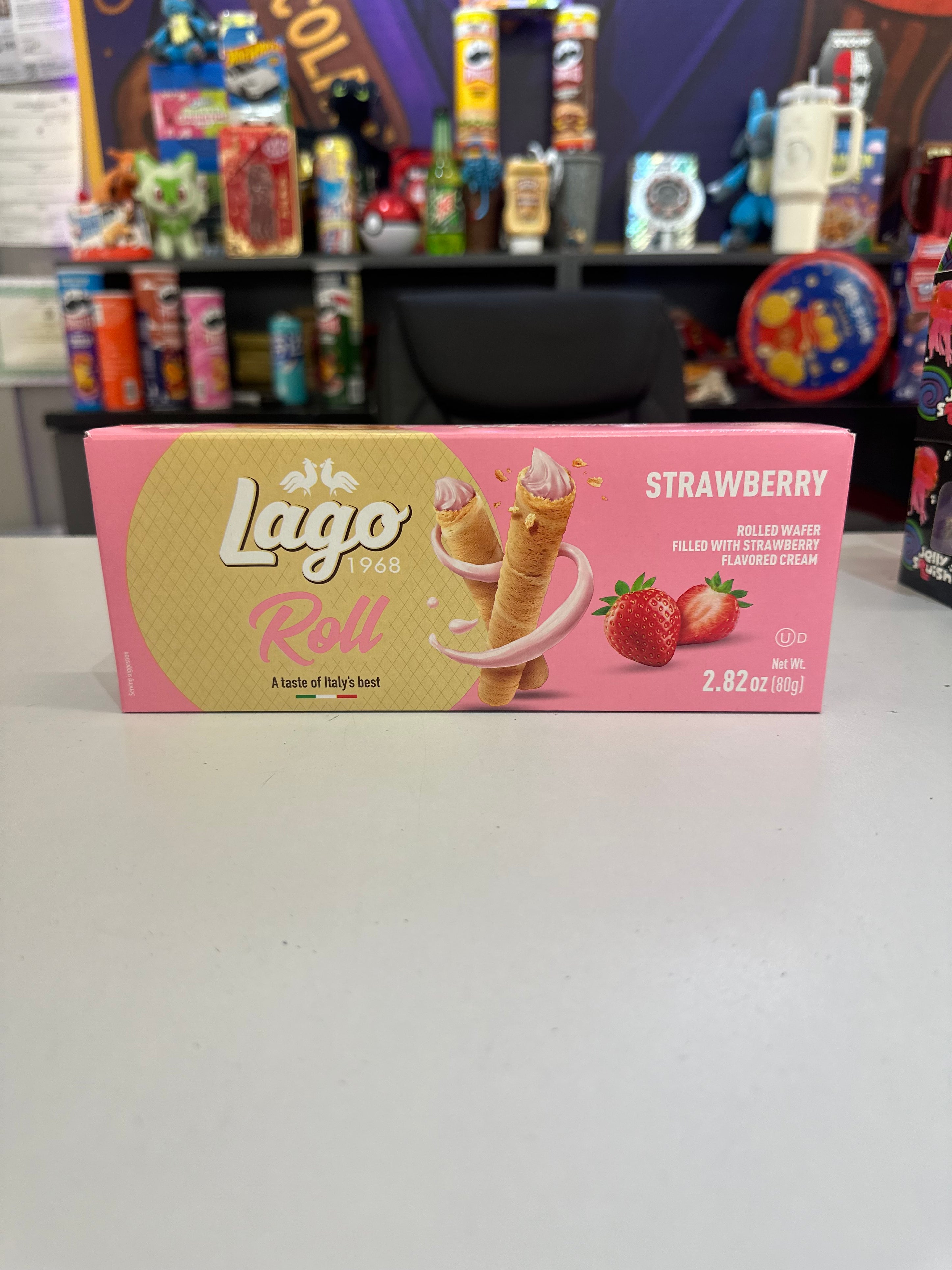 Lago Strawberry Wafer Rolls (80g)