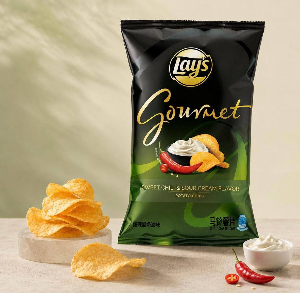 Lay’s Gourmet Sweet Chili & Sour Cream (100g)